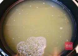 Illustration of the ancient method of making brown sugar 6