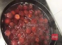 Illustration of how to make dried bayberry 1