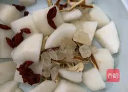 Illustration of how to make tangerine peel and snow pear soup for cough relief 4