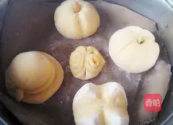 Illustration of how to make pumpkin and rose steamed buns 12