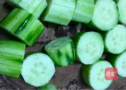 Illustration of how to make cucumber stuffed with meat 3
