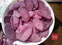 Purple sweet potato rose steamed buns Practice illustration 2