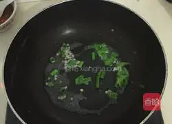 Illustration of how to make shrimp noodle soup 2