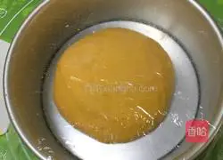 Illustration of how to make pumpkin puree meal packs 12