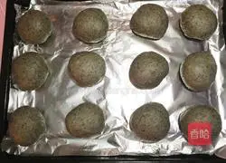Illustration of how to make black sesame snack buns 7