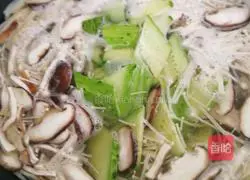 Cucumber and Enoki mushroom soup recipe 10