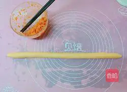 Illustration of how to make salmon and carrot dumplings 9