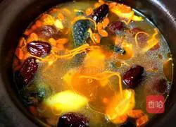 Invigorating Qi and Nourishing Blood, Red Dates, Wolfberry and Black-bone Chicken Soup (Nourishing medicinal diet) recipe illustration 6