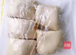 Illustration of how to make oil noodles 8