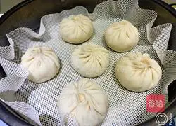 Illustration of how to make sesame oil and mushroom vegetable buns 14