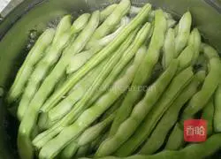 Illustration of how to make kidney bean and meat buns 1