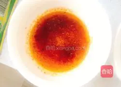 Red oil Illustration of how to make soft-boiled egg and dragon beard noodles 2