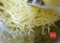 Illustration of how to make fried shredded potatoes 2