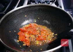 Illustration of how to make stir-fried noodles with bean paste 9