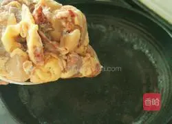 Illustration of how to make black bean, kelp and white radish chicken soup 6