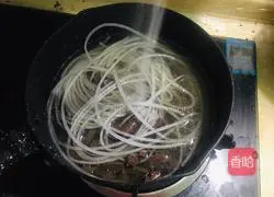 Illustration of how to make sheep blood in pink soup 7