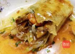 Illustration of how to make thin pancakes 5