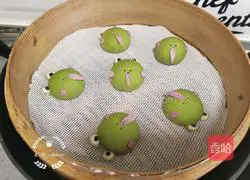 Illustration of how to make a fat frog with a long tongue 13