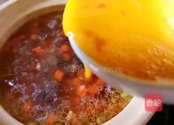 Illustration of how to make sea cucumber and egg drop soup 10