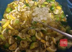 Illustration of how to make passion fruit, green orange, honey and lemonade 10