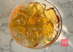 Illustration of how to mix oolong tea jelly with milk 6