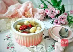 Illustration of how to make red dates, white fungus and lotus seed soup 7