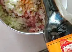  Illustration of how to make pork and green onion buns 13