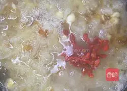 Milk Tremella Peach Gum Lotus Seed Soup Recipe Illustration 4
