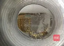 Illustration of how to make cold beef tendon jelly 16