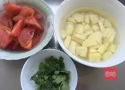 Tomato, potato and beef soup Illustration of how to do it 4