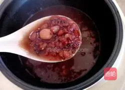 Illustration of how to make red bean and lotus seed soup 11