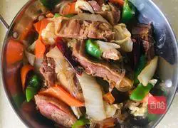 Illustration of Braised Cured Duck with Cabbage and Vermicelli 11