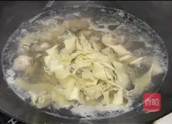 Seafood Sliced Noodles Illustration 5