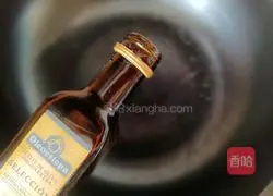 Illustration of how to make braised noodles with beans and olive oil 5