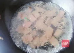 Illustration of how to make sheep blood vermicelli soup 4