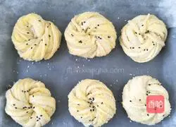 Coconut Bread Recipe Illustration 5