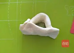 Illustration of how to make succulent-shaped steamed buns 8