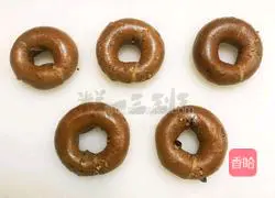 Black Illustration of how to make walnut bagels 15