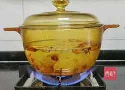 Illustration of how to make peach gum and white fungus soup 5