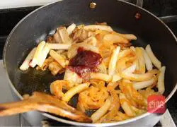 Illustration of how to make fried rice cakes with kimchi 8