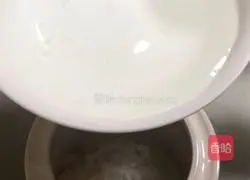 Illustration of how to make bird's nest stewed with rock sugar 5