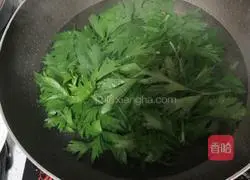 Illustration of how to make cold celery leaves 2