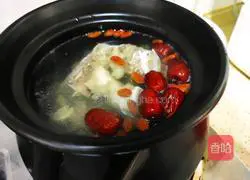 Illustration of how to make beef bone soup 3