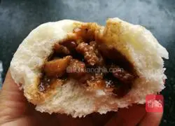 Illustration of how to make barbecued pork buns 11