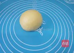 Illustration of how to make icing cookies 6