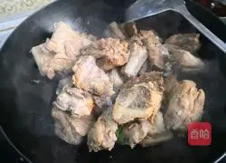 Shiitake mushrooms Illustration of how to make braised pork ribs with fungus 7