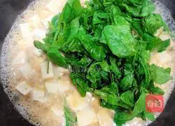 Illustration of how to make crab roe, pea sprouts and tofu soup 14