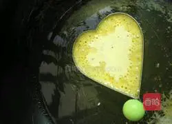 Illustration of how to make corn omelette 4