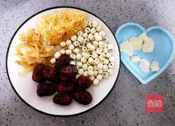 Illustration of Tremella, Lotus Seed and Red Date Soup 1