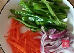 Illustration of how to make cold purple cabbage 2